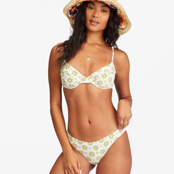 Billabong ☀️ Tanlines Ribbed Floral Morgan Underwire Bikini Top - Picture 3 of 11